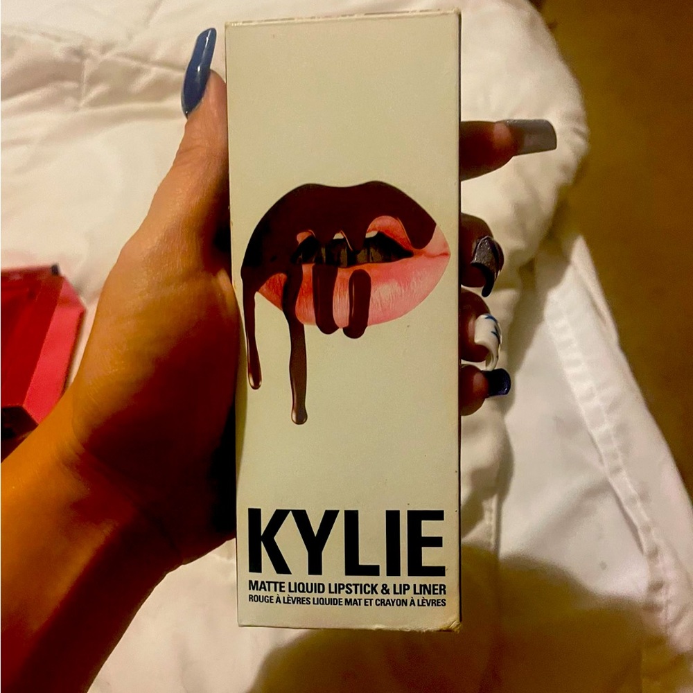 Kylie cosmetics lip kit